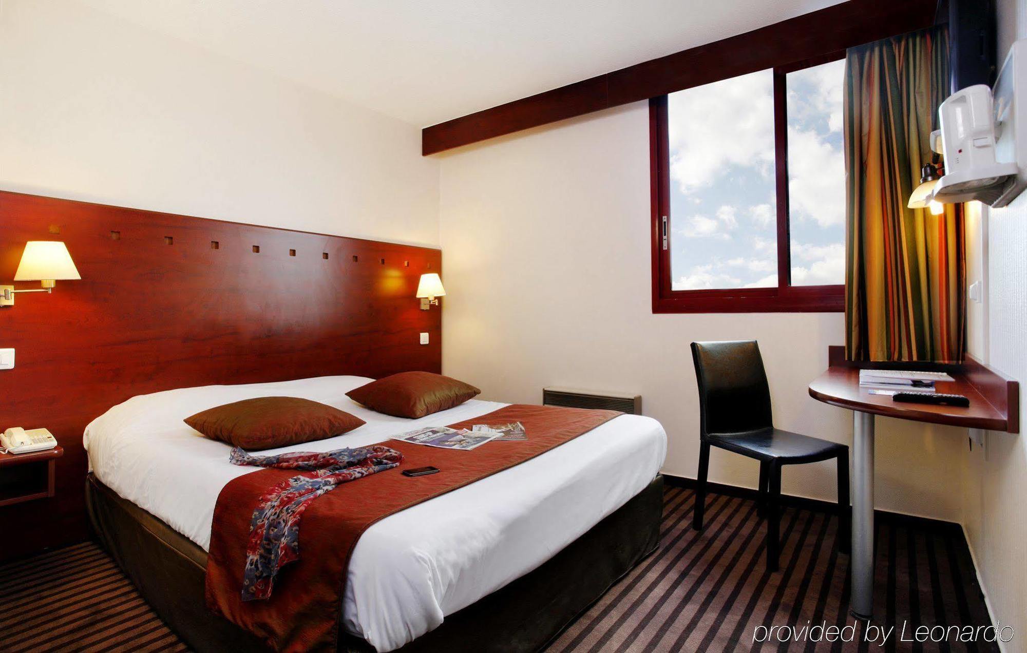 Hotel Gallieni Gennevilliers Exterior photo
