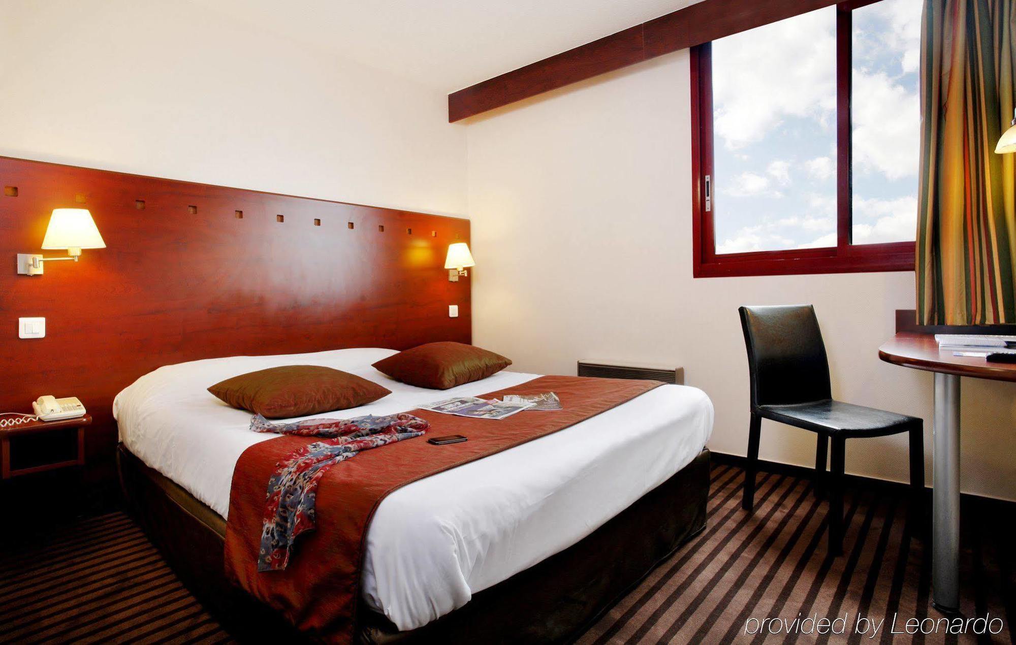 Hotel Gallieni Gennevilliers Exterior photo