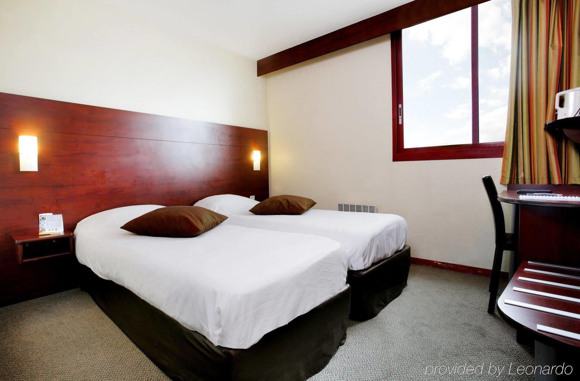 Hotel Gallieni Gennevilliers Exterior photo